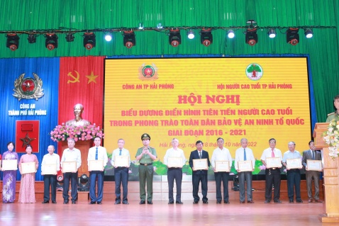 Bảo vệ dân phố góp công bắt đối tượng truy nã đặc biệt nguy hiểm